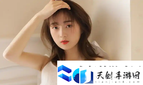 免费看网站在线观看人数在哪直播：从新鲜感到争议不断的背后动力