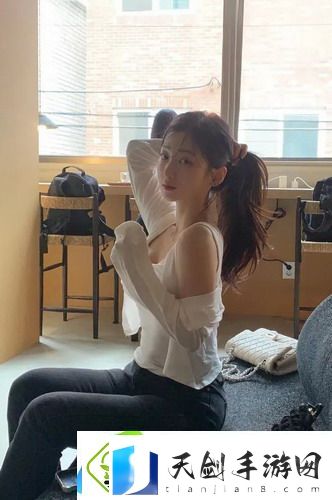 B站暴躁女rapper-网友热议：这种风格的音乐真是让人耳目一新-简直是新时代的狂潮！