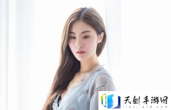 pansy中老年妈妈：舒适时尚并重的服饰选择-给妈妈献上最好的礼物！