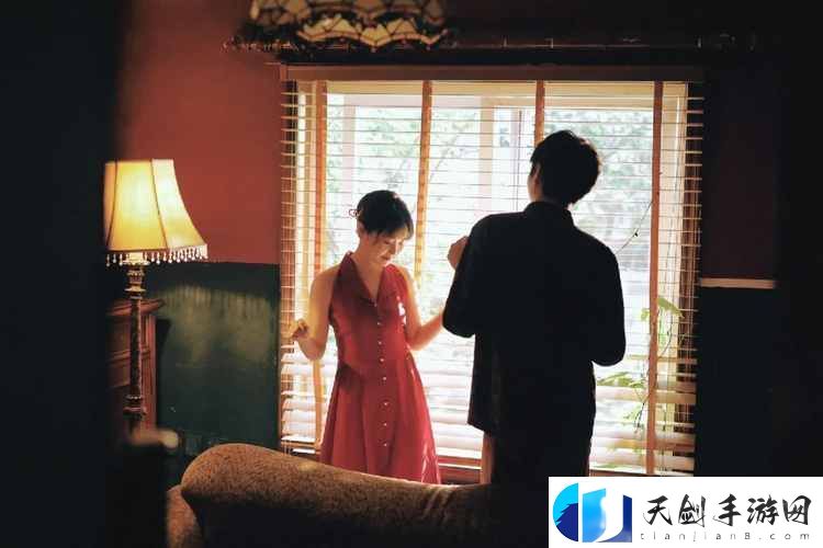 内容丰富一面膜胸口一面吃下部位片段-网友：面膜界的新挑战！