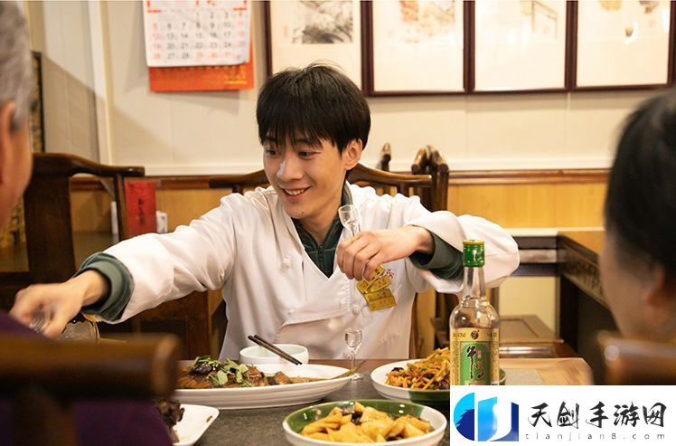 烟火人间系列短片首作迟到的年夜饭春节已上线