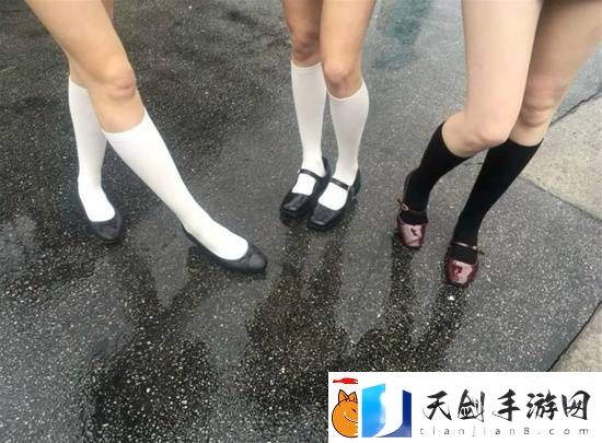 胸链是怎么穿戴的-探索小三是否善的囧图