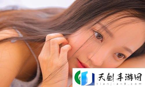gogo午夜高清免费摄影-得到众人赞赏：开启平凡生活中的诗意探索-镜头背后展现不被注意的动人瞬间