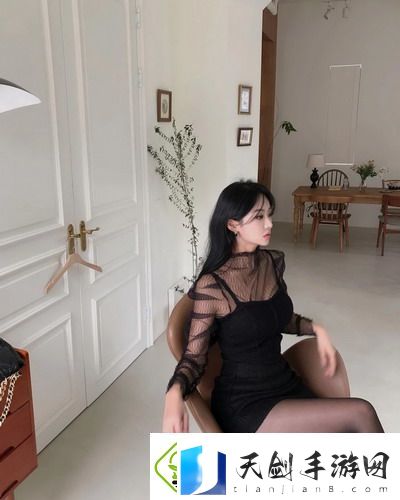 免费观看调色大片畅享视觉盛宴网友：色彩斑斓令人惊叹！