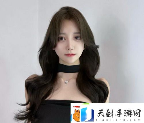 老纪和儿媳妇小月和谁结婚了-网友感慨：这段家庭关系可真复杂啊-真是让人意外！
