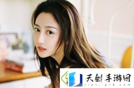 被夫の上司持久侵犯逐渐升温的情感纠葛网友：剧情狗血但停不下来！