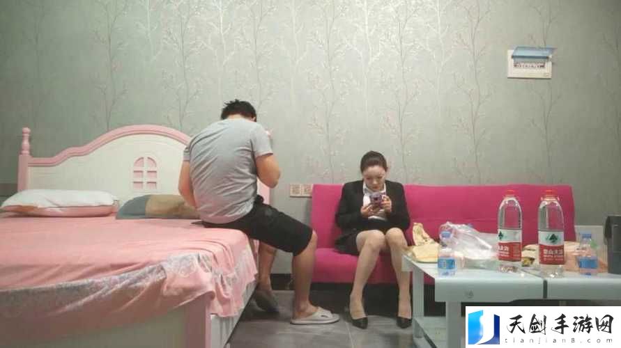 少妇 18XXXX 性 XXXX 片:情感纠葛与欲望挣扎