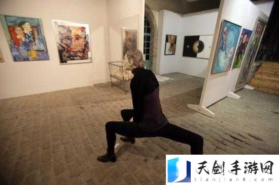 探索人体艺术摄影的魅力:西西久久人体艺术摄影展