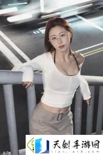 丈夫醉酒妻子被朋友欺负：真相令人心痛-谁来保护她的尊严