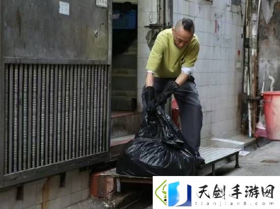 TVB演员戴耀明在餐厅打工上了热搜-反而获得更多工作
