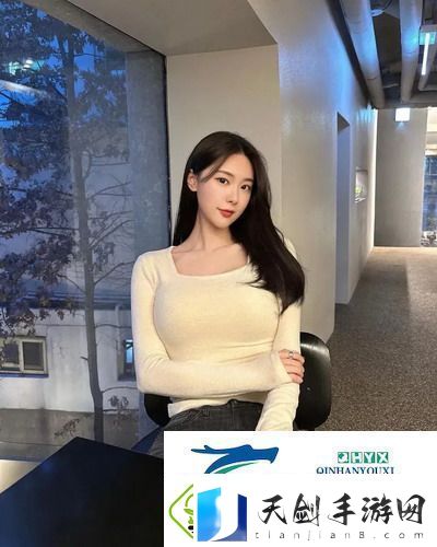 被学长抱进小树林C个爽-体验升级-友：真是羡慕不已！