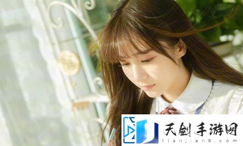 gogo午夜高清免费摄影:重新审视人与人之间的情感交融与艺术表达