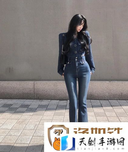 公交车一晃一晃撞进了水消防-路人甲：这是现实版的碰碰车！