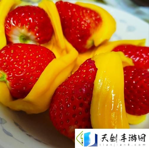 草莓香蕉菠萝蜜丝瓜怎么做-网友：夏季清凉美食这样来！